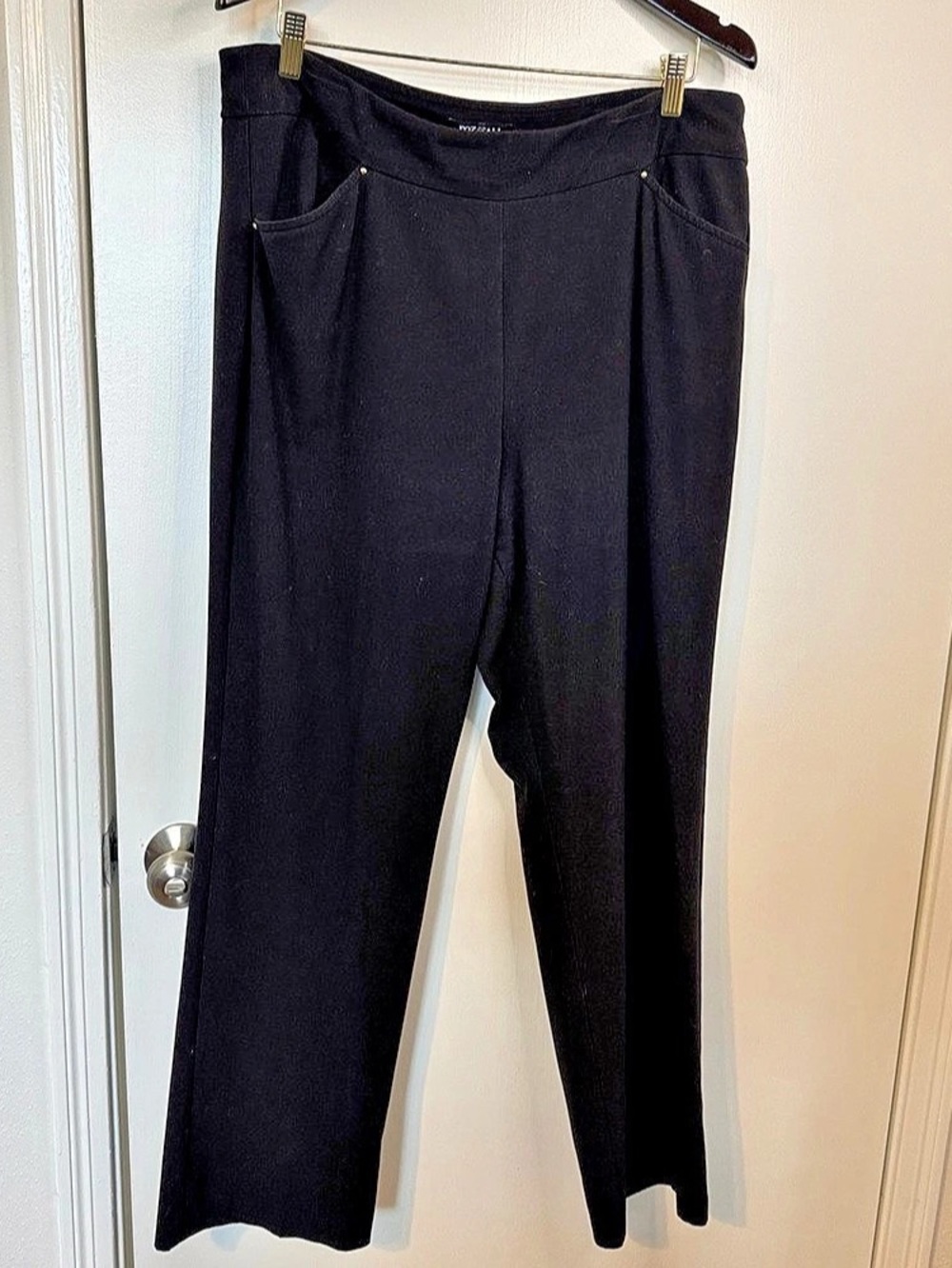 Roz & Ali Straight Leg Pants in Black Size 14